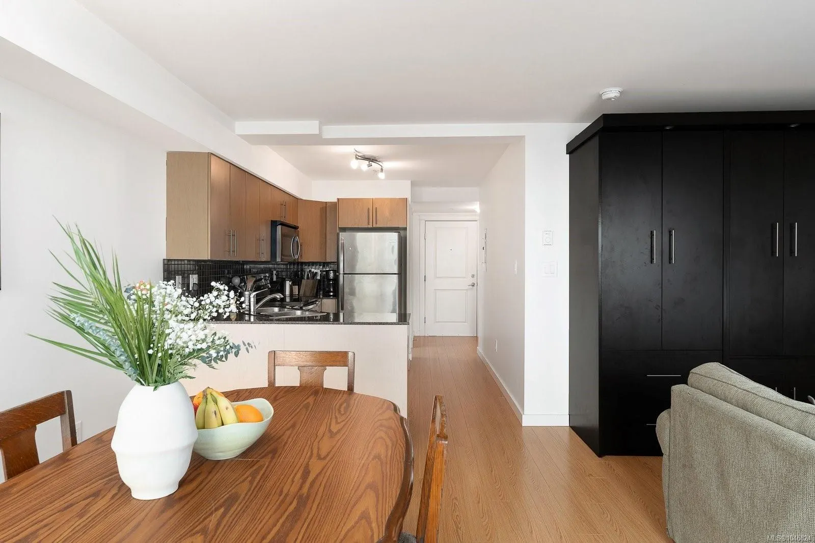 1405 Esquimalt Rd