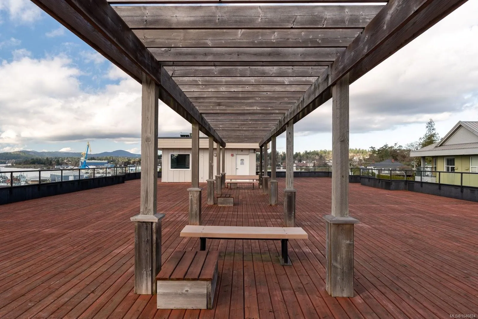 1405 Esquimalt Rd