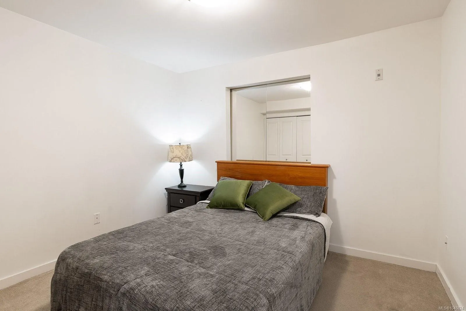 1405 Esquimalt Rd