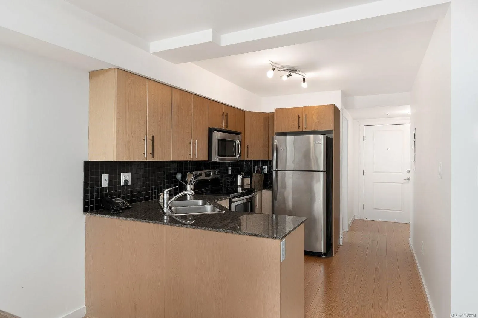 1405 Esquimalt Rd