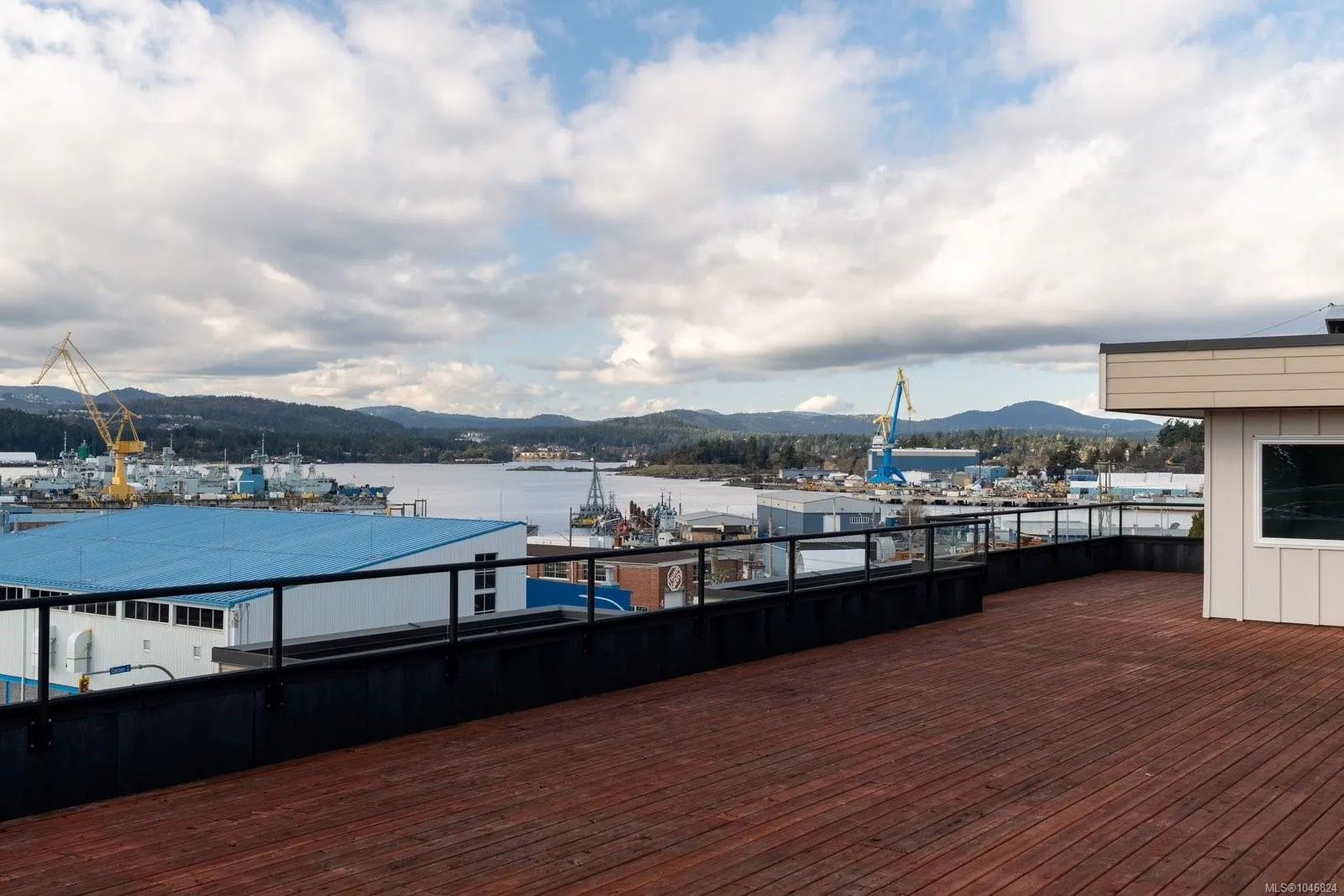 1405 Esquimalt Rd
