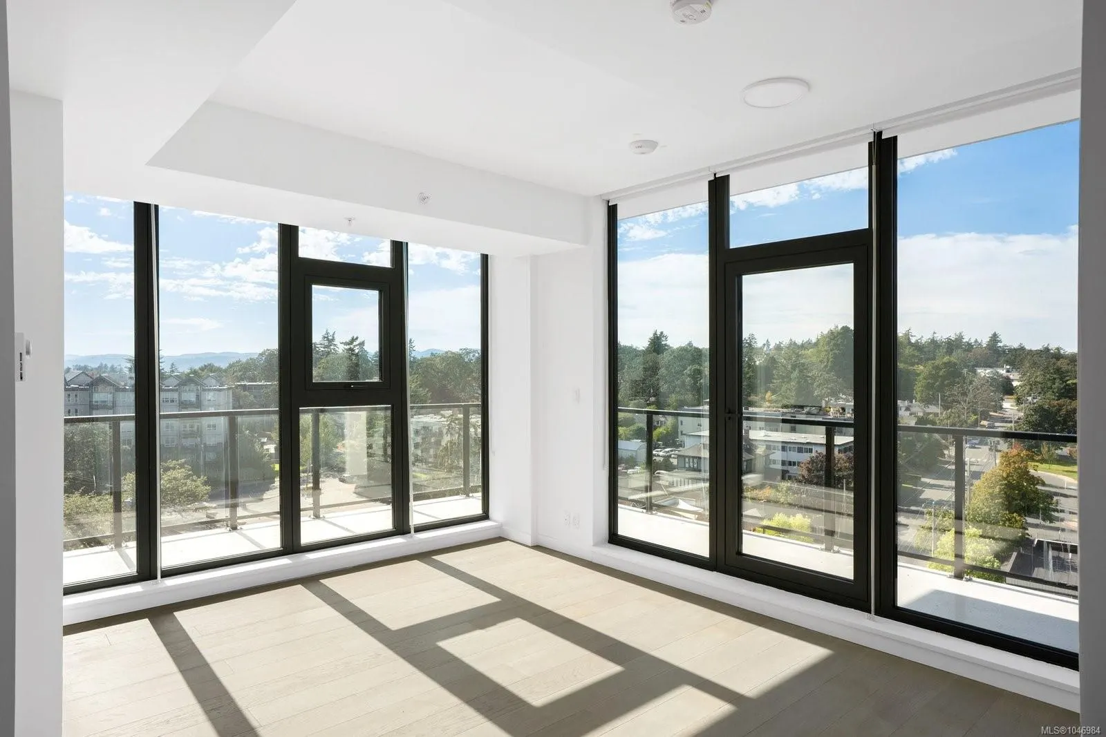 899 Esquimalt Rd