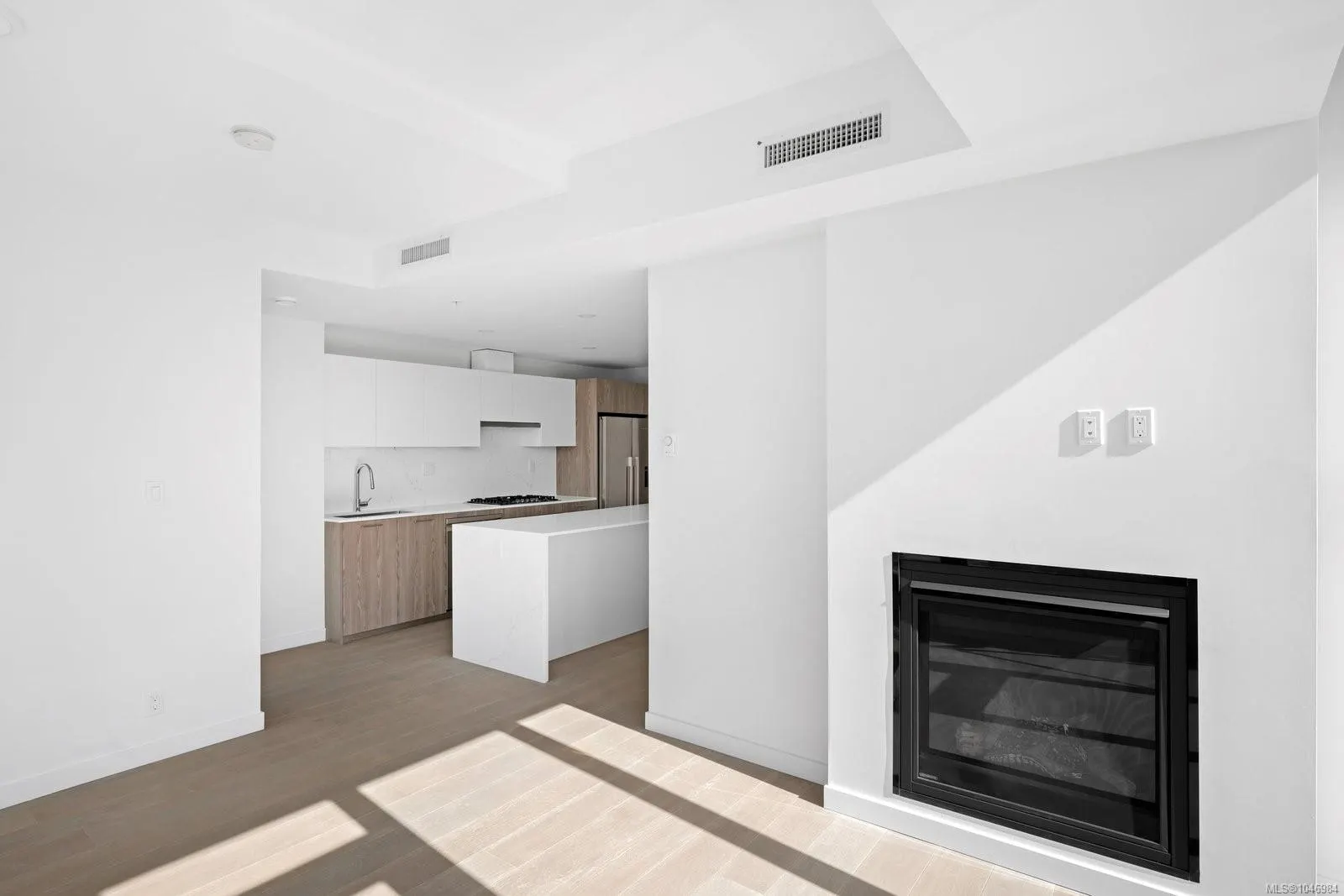 899 Esquimalt Rd