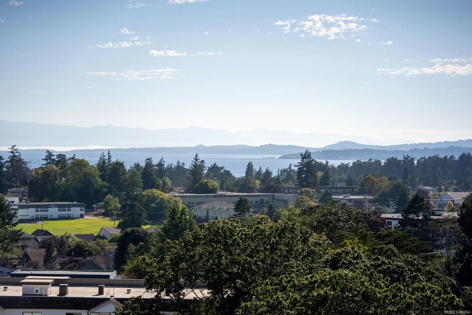 899 Esquimalt Rd