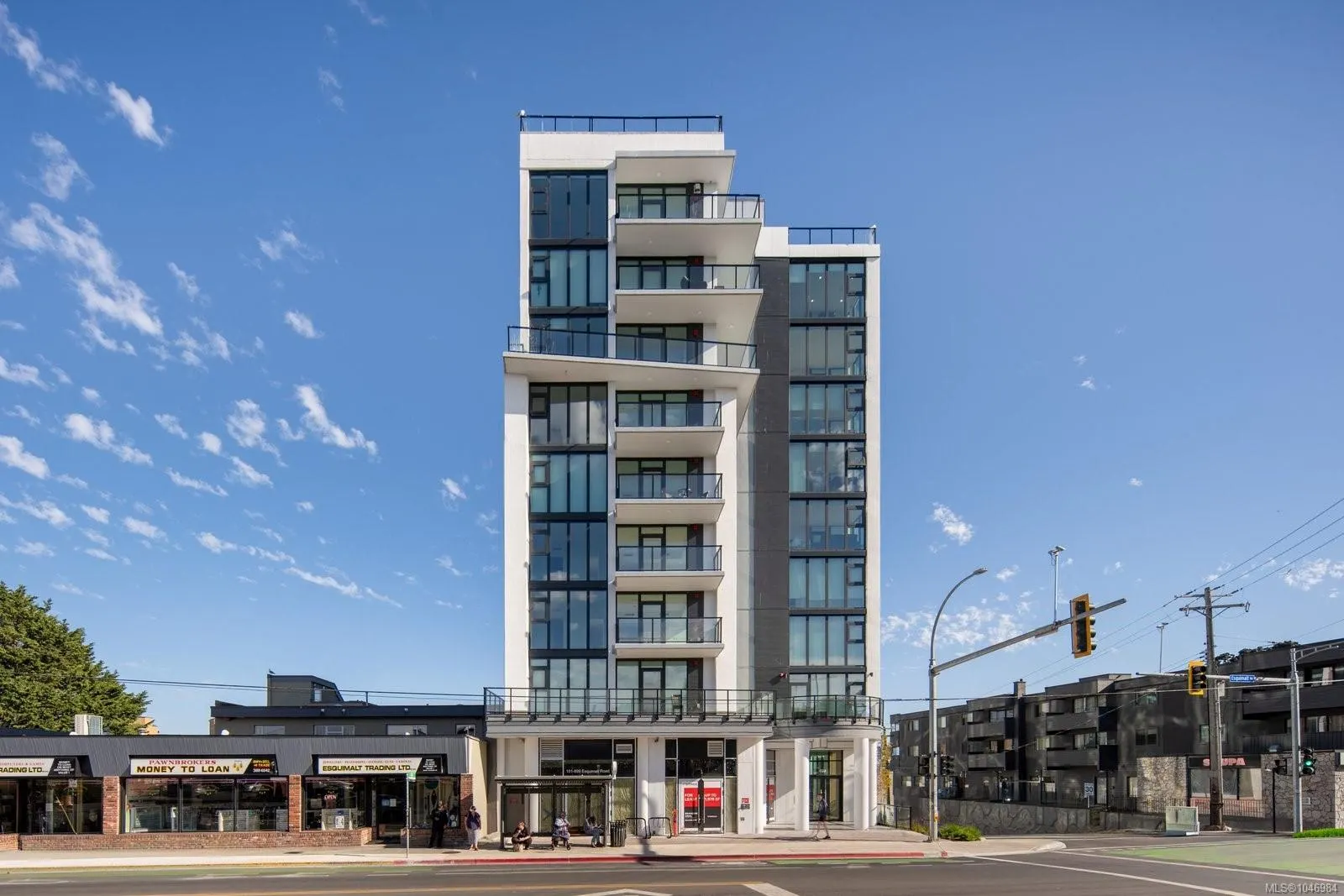 899 Esquimalt Rd