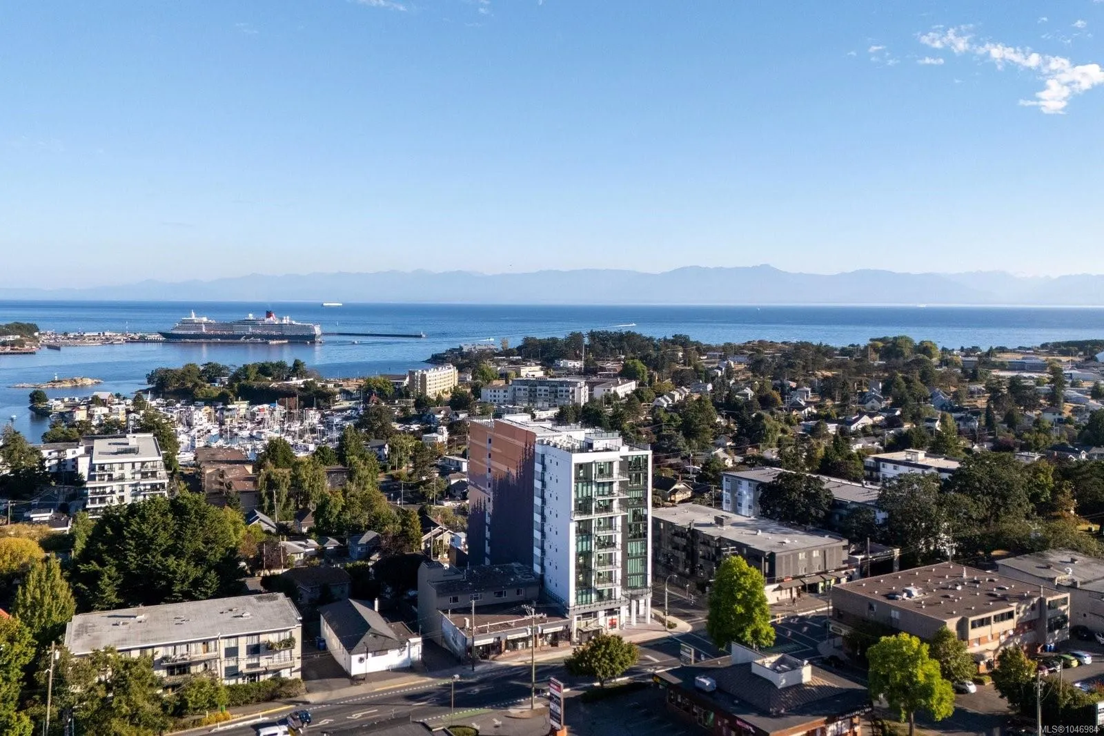 899 Esquimalt Rd