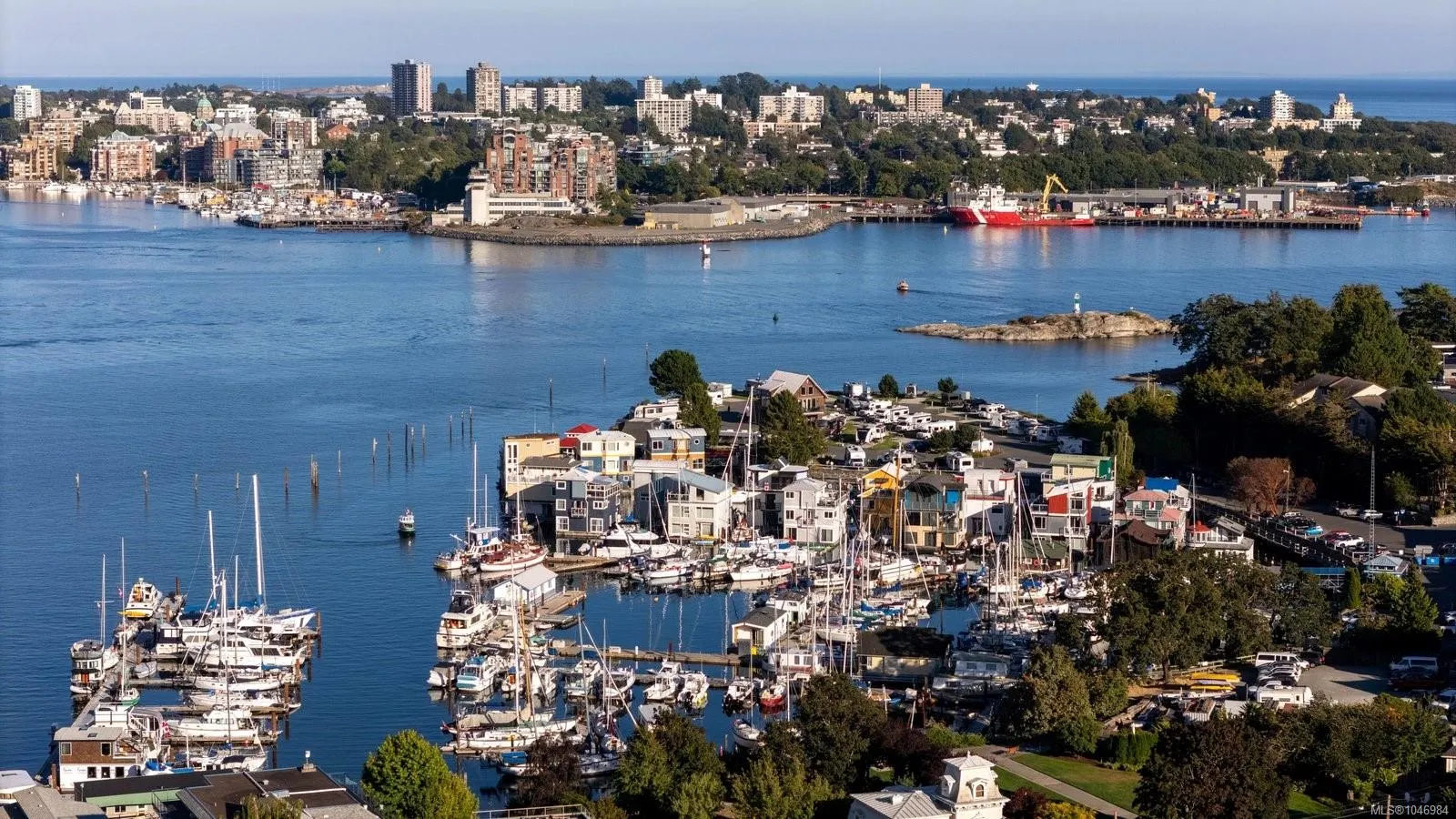 899 Esquimalt Rd