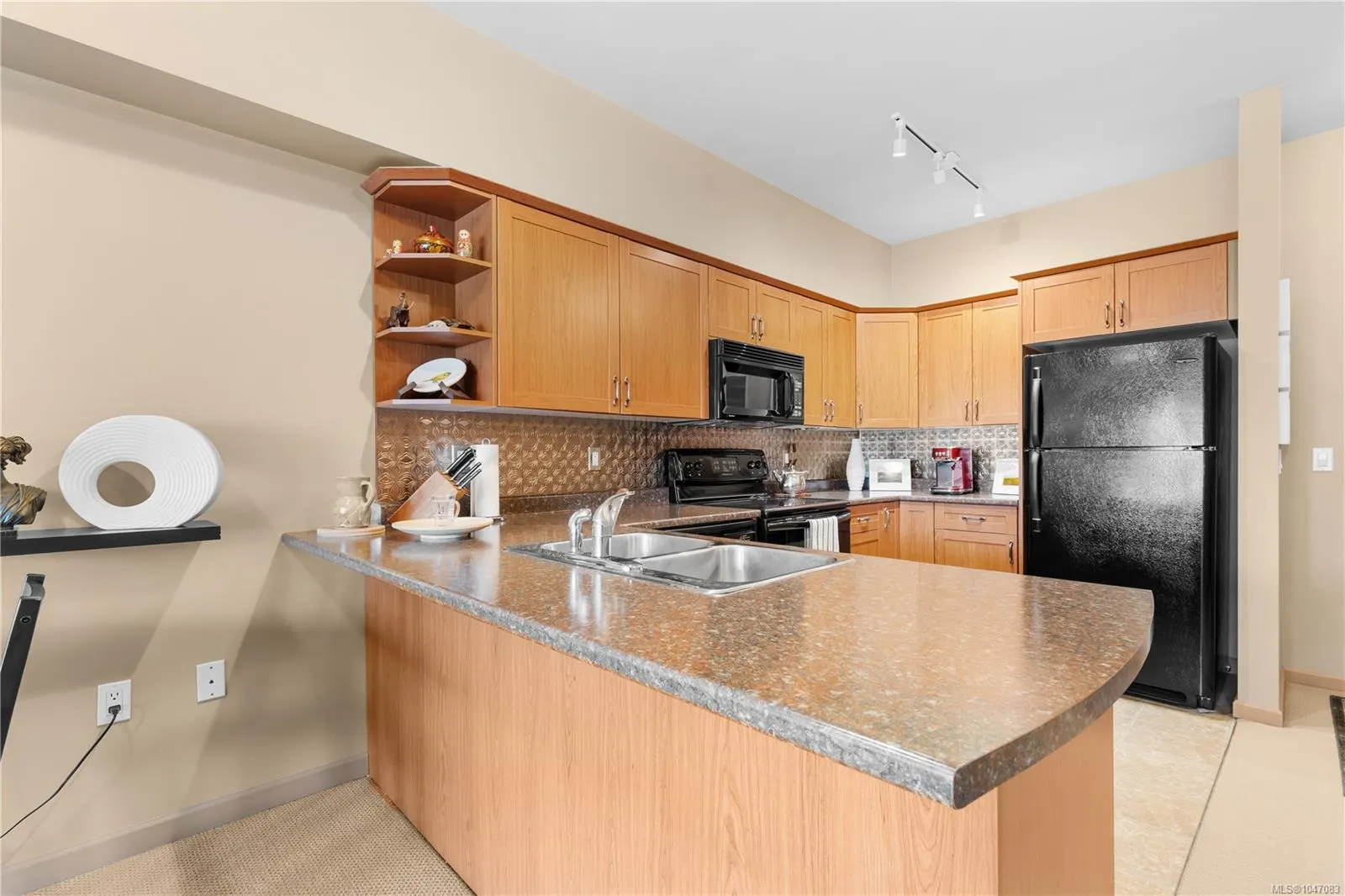 360 Goldstream Ave