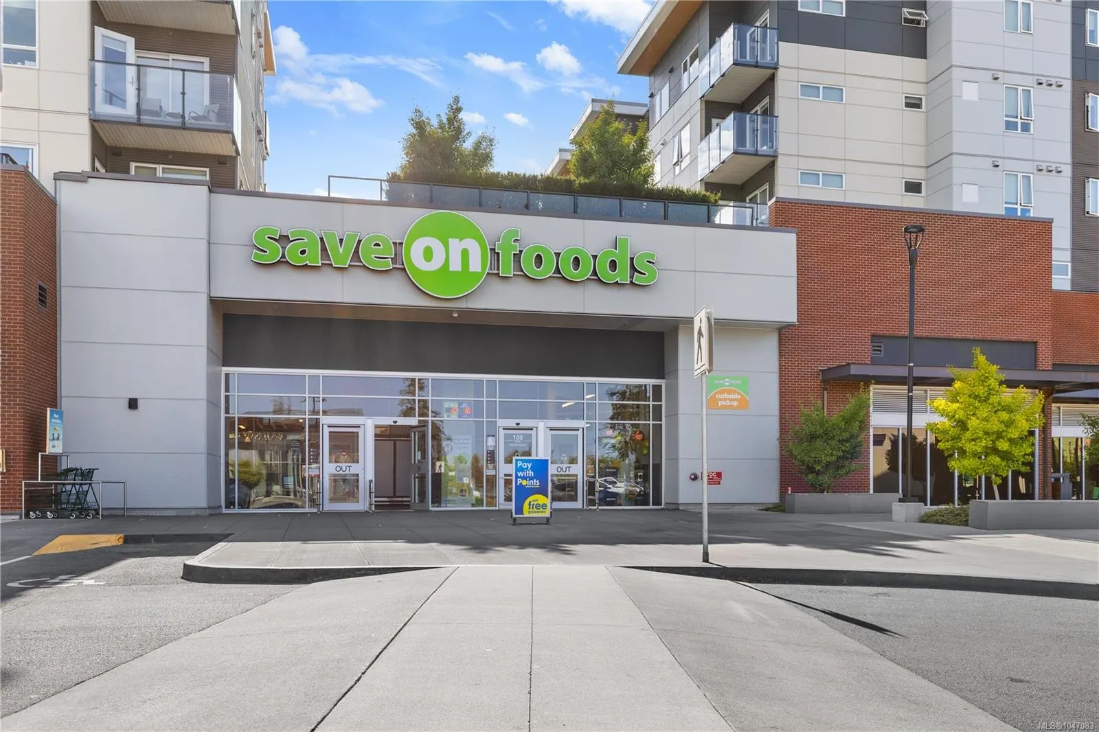 360 Goldstream Ave
