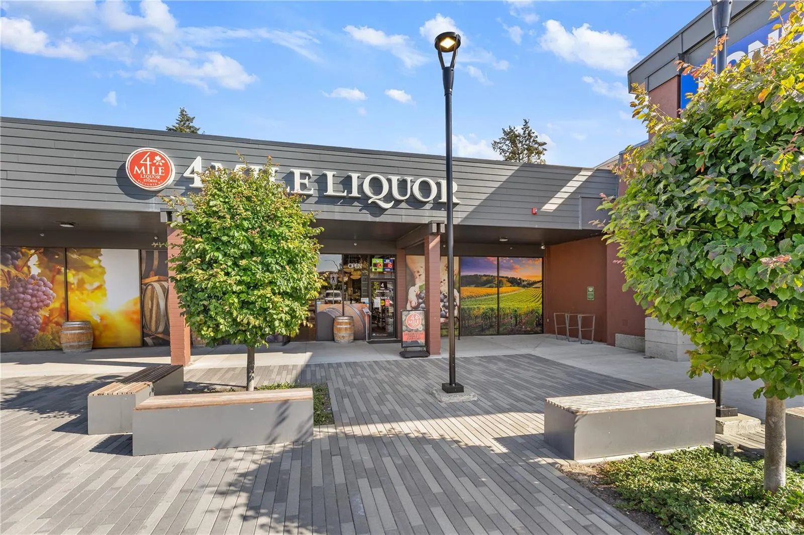 360 Goldstream Ave