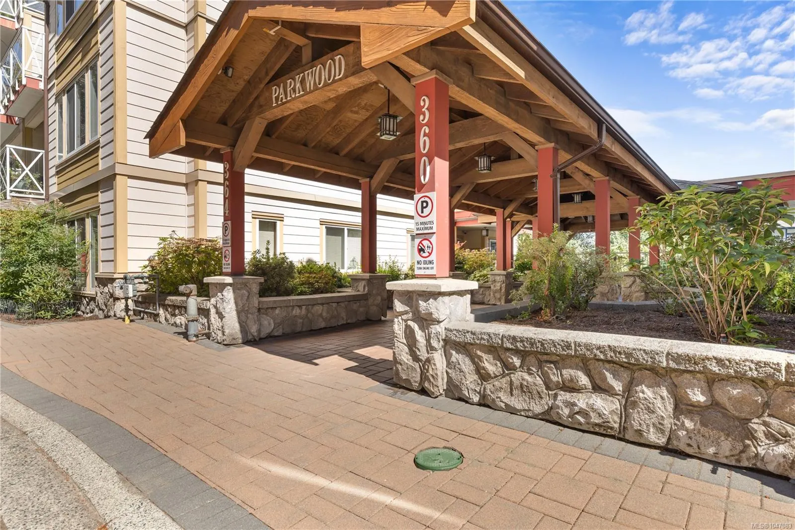360 Goldstream Ave