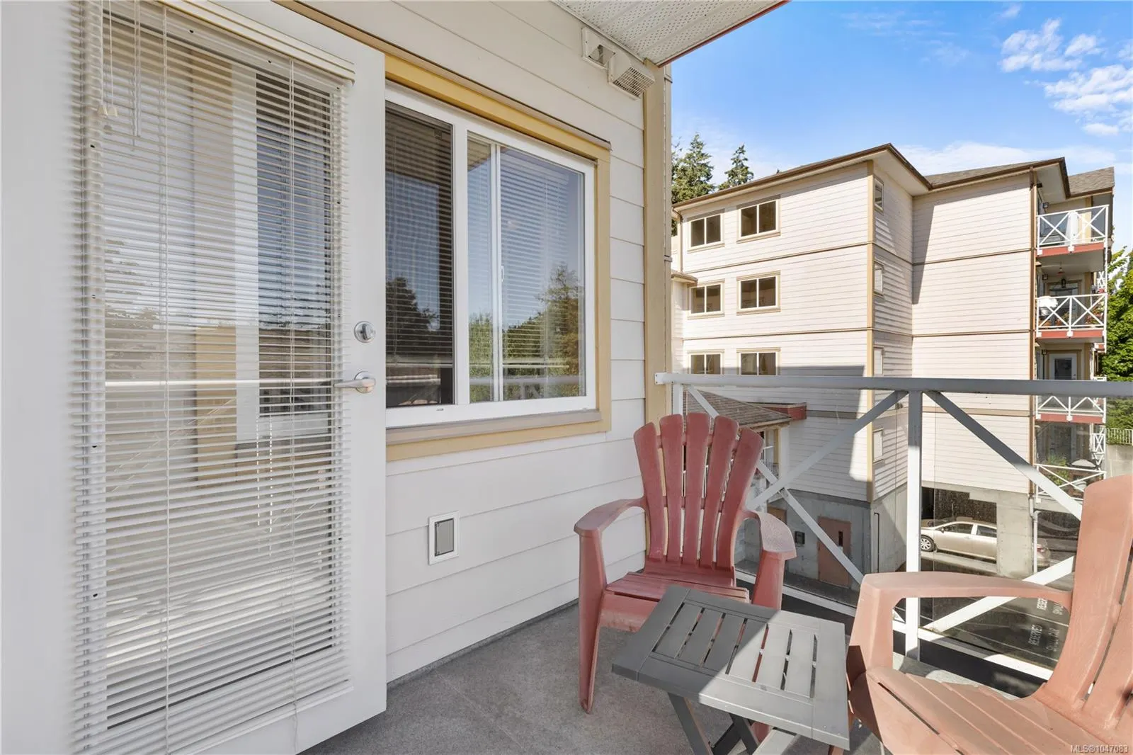 360 Goldstream Ave
