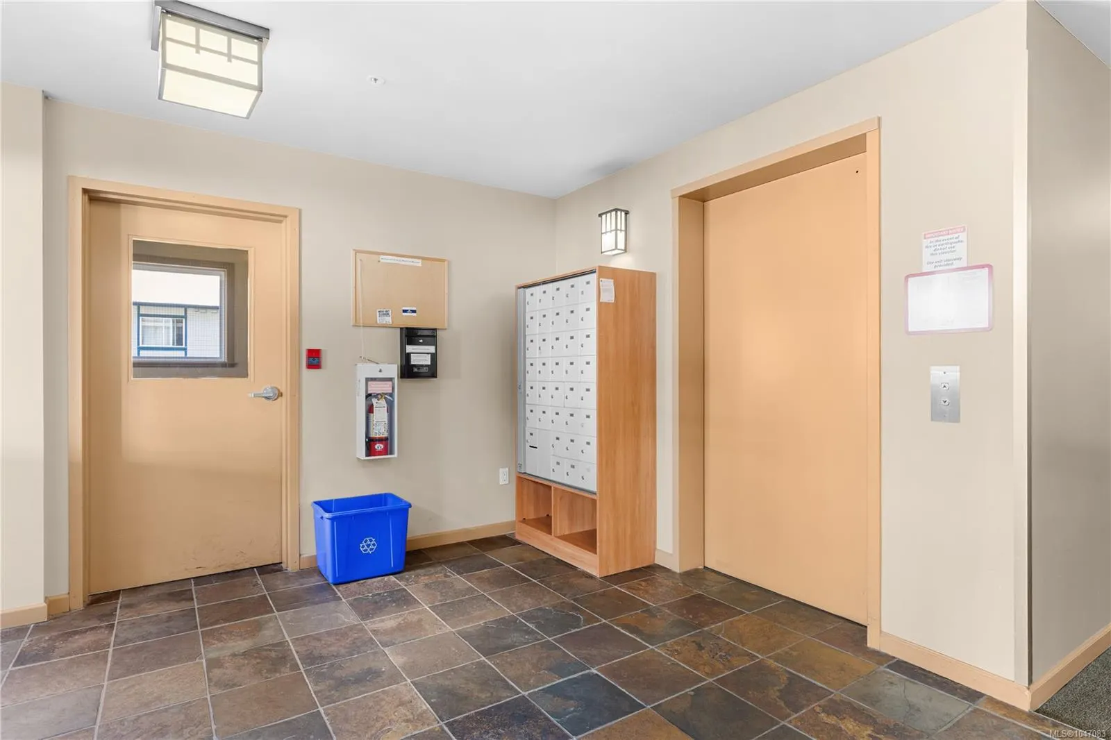 360 Goldstream Ave
