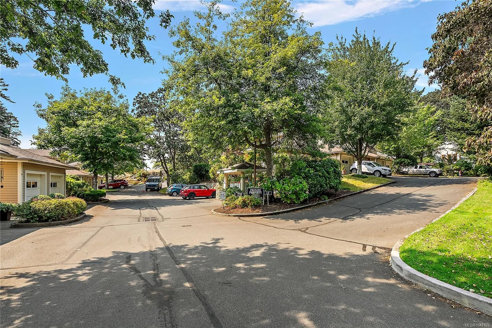 909 Admirals Rd