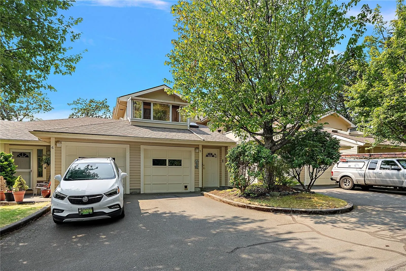 909 Admirals Rd
