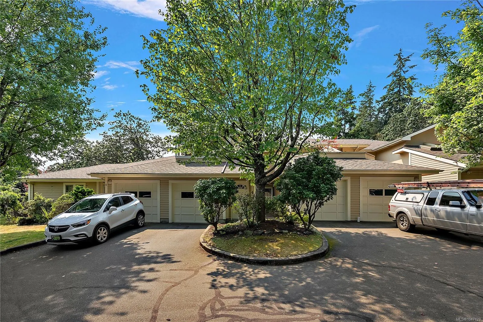 909 Admirals Rd