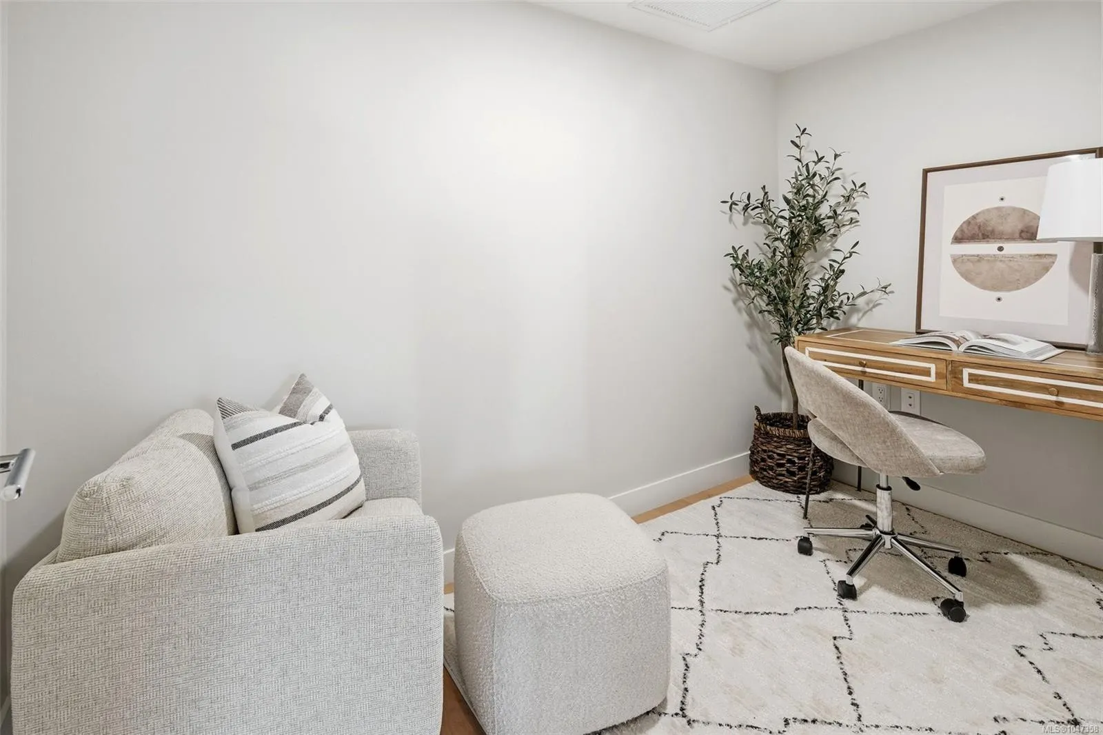 5229 Cordova Bay Rd