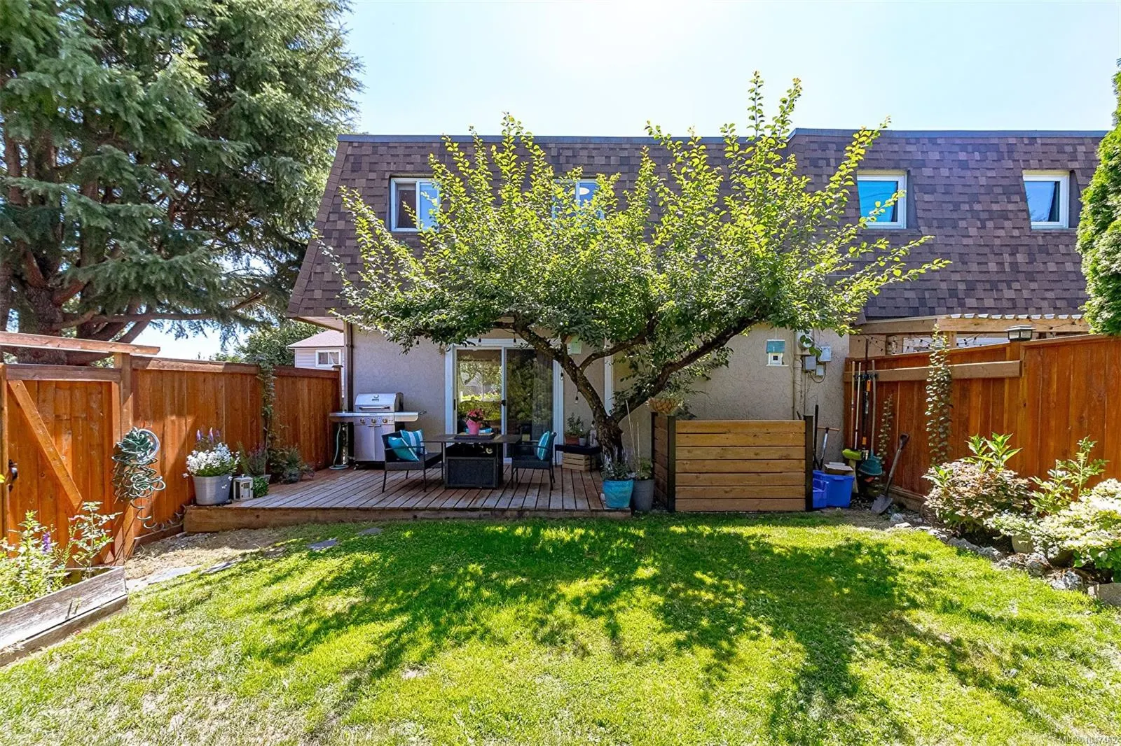 7675 East Saanich Rd