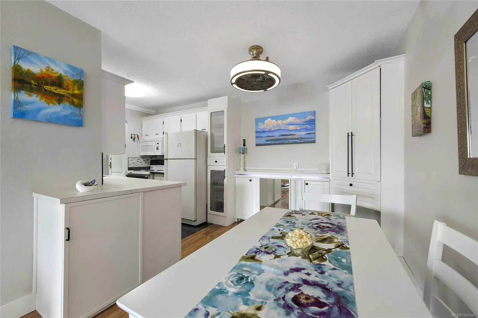 848 Esquimalt Rd