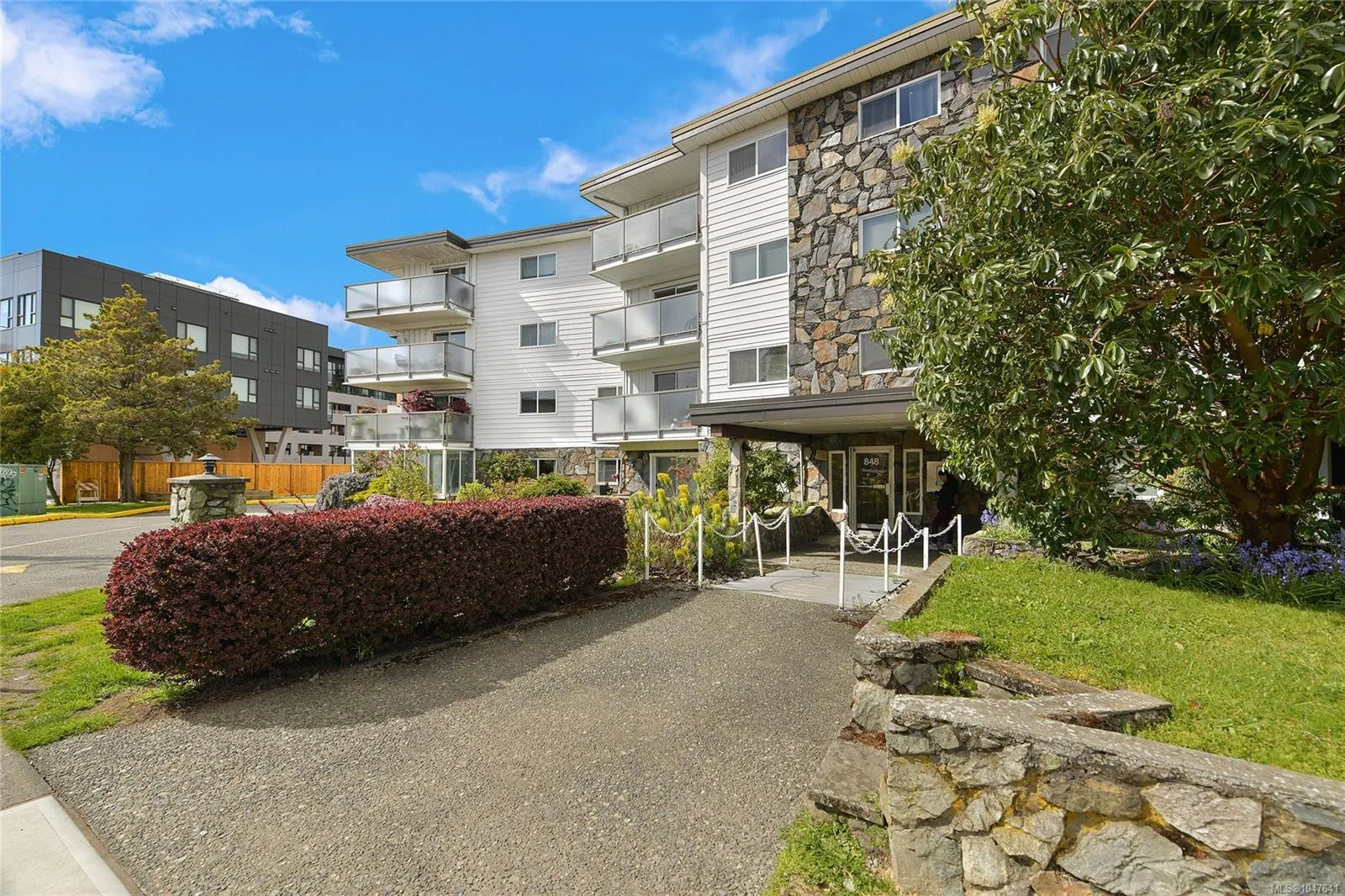 848 Esquimalt Rd
