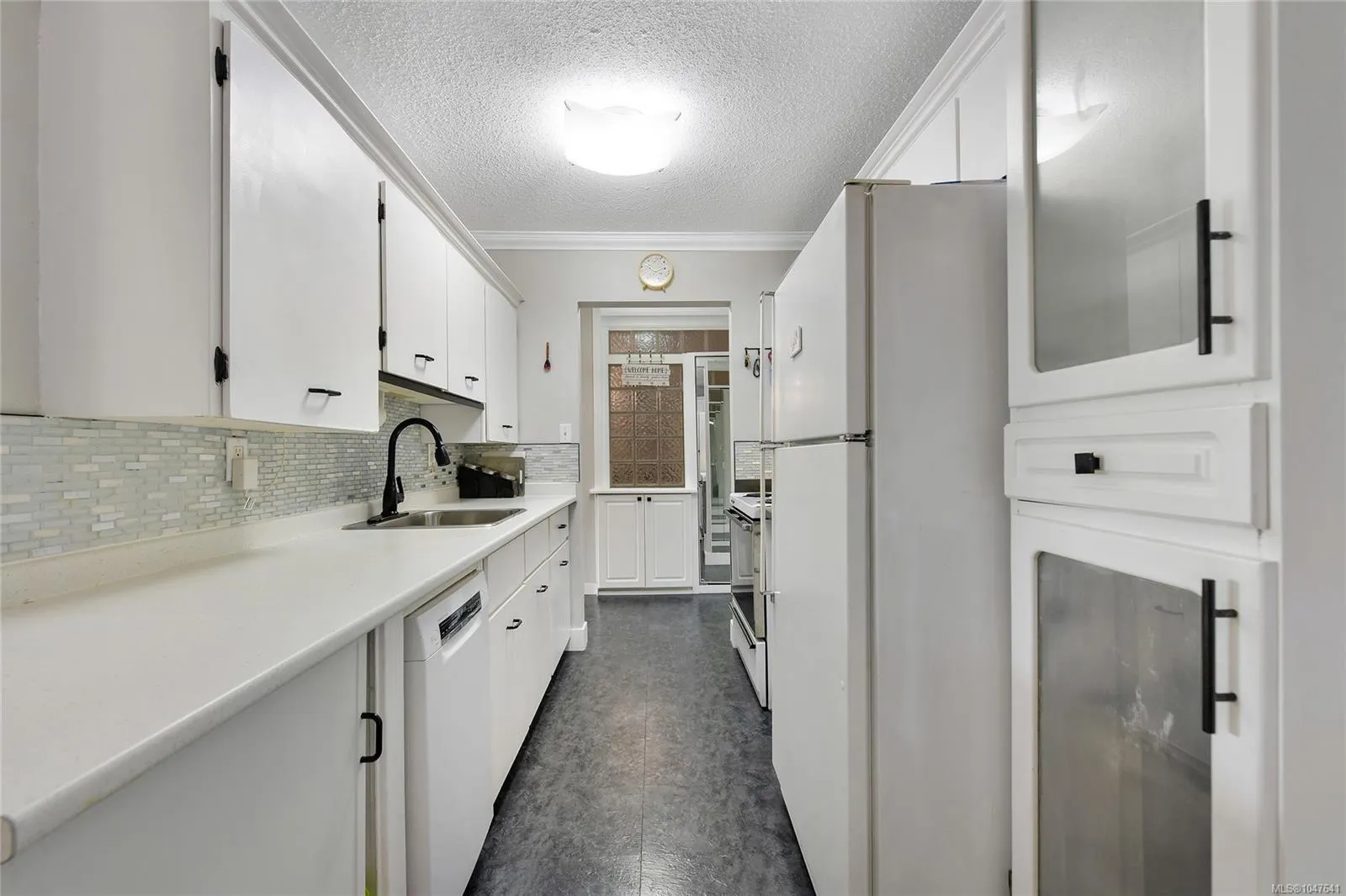 848 Esquimalt Rd