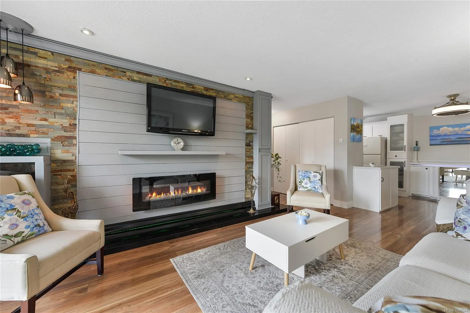 848 Esquimalt Rd