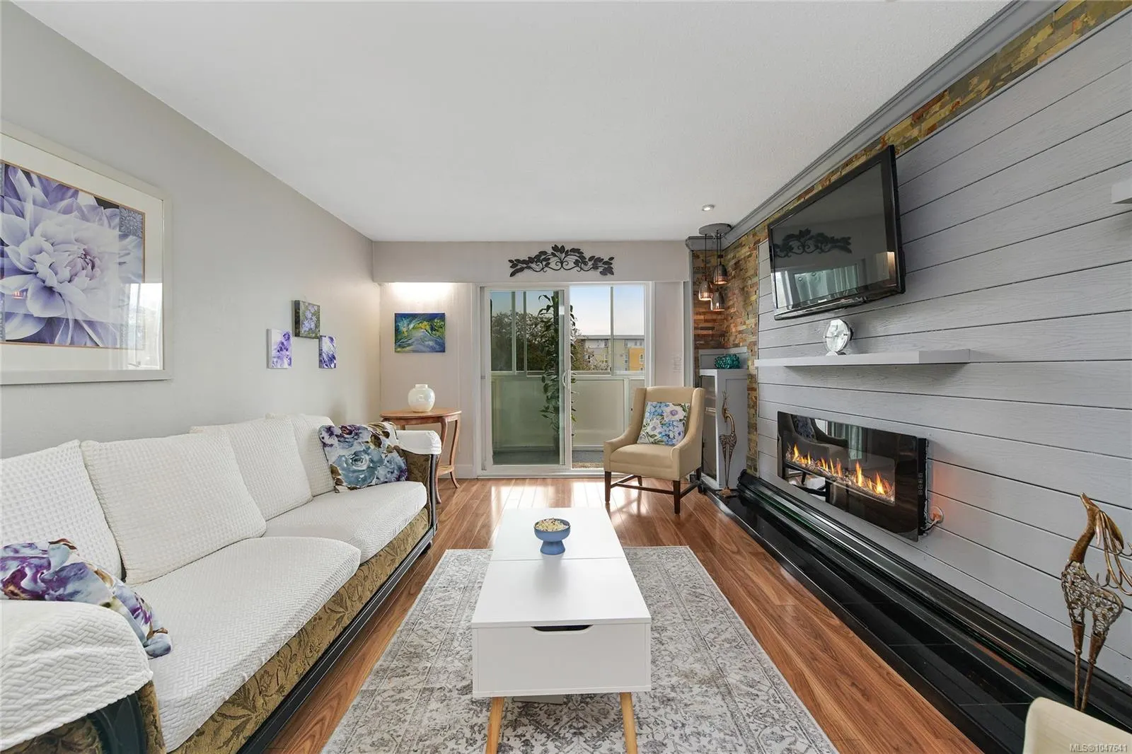 848 Esquimalt Rd