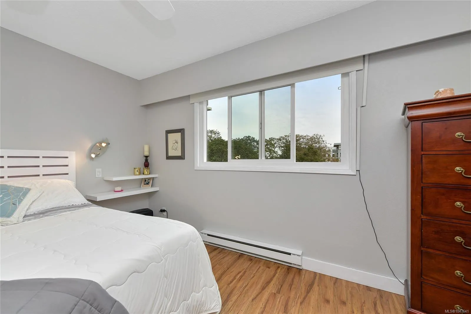 848 Esquimalt Rd