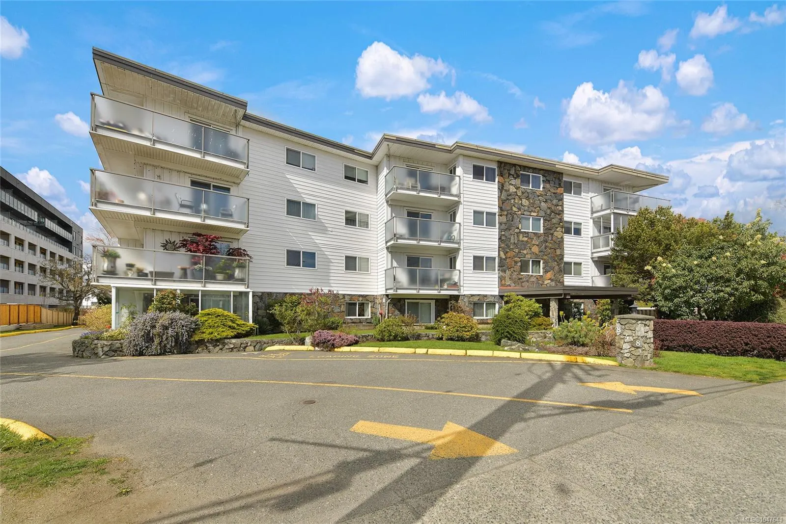 848 Esquimalt Rd