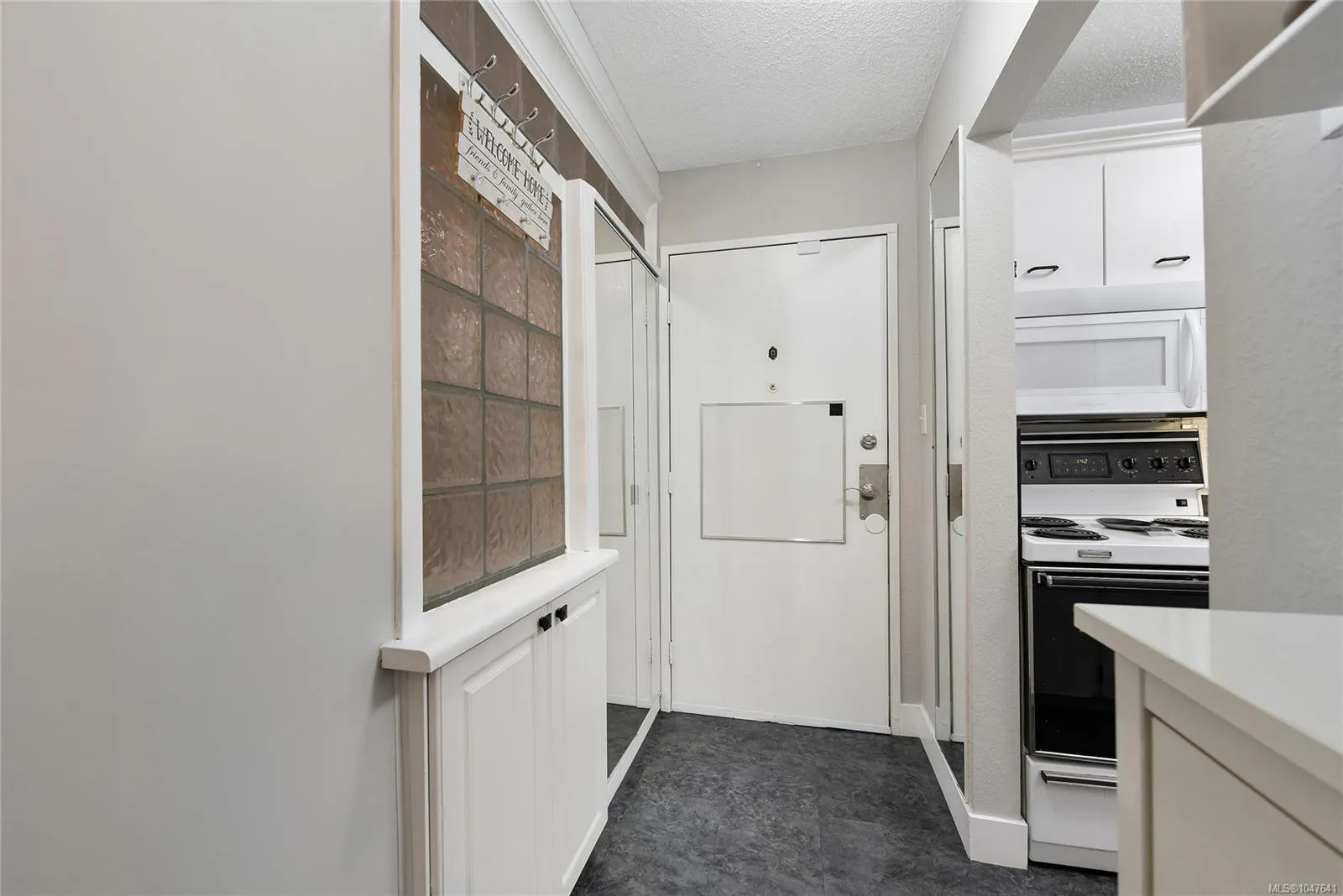 848 Esquimalt Rd