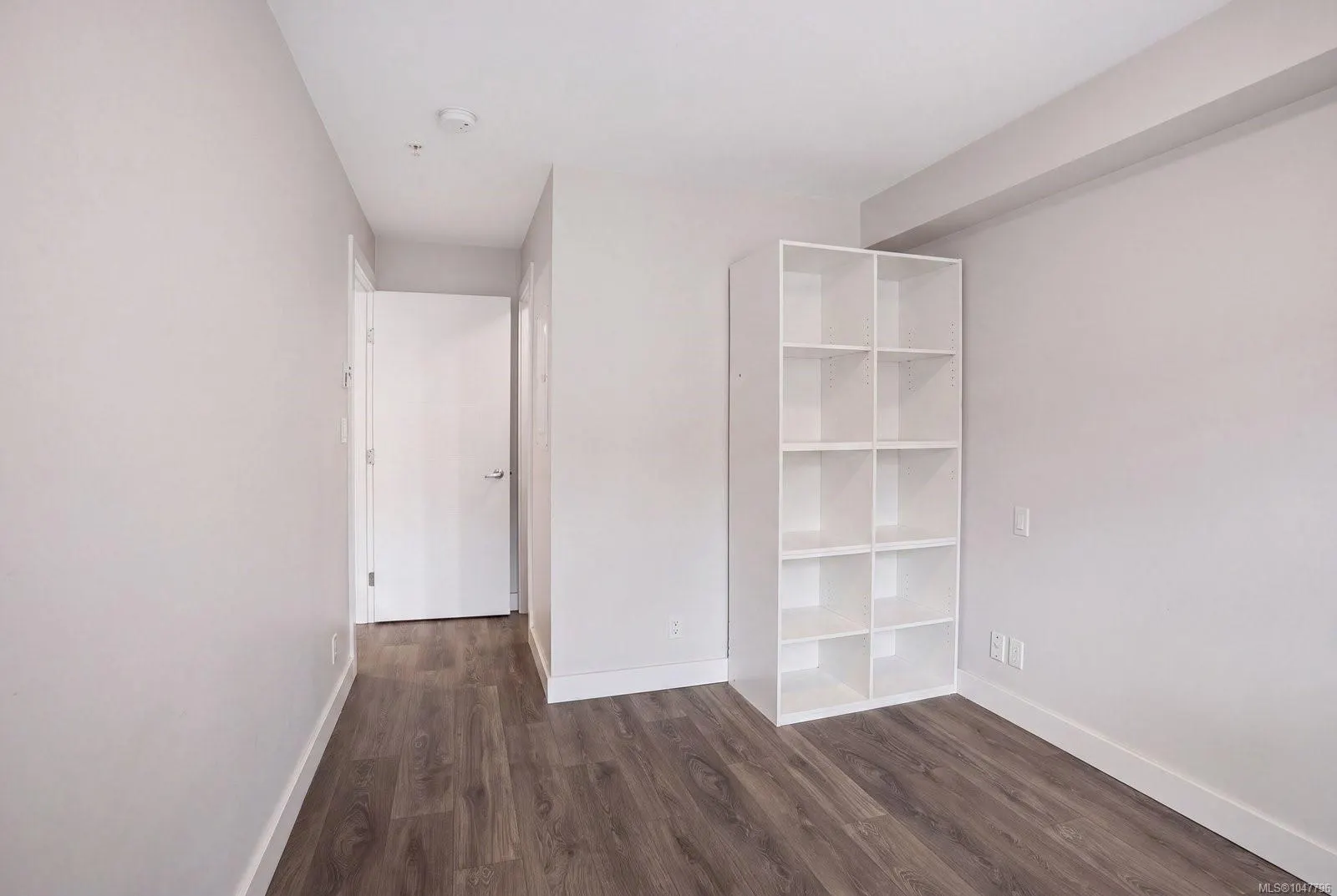 826 Esquimalt Rd
