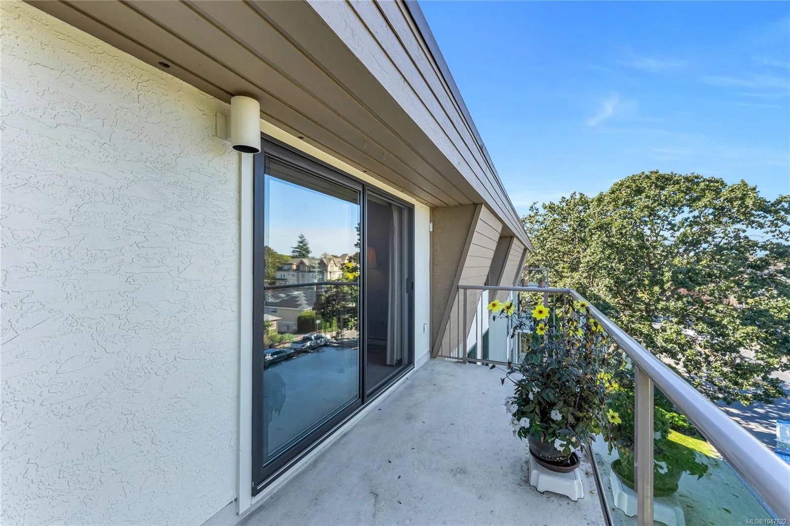 2125 Oak Bay Ave