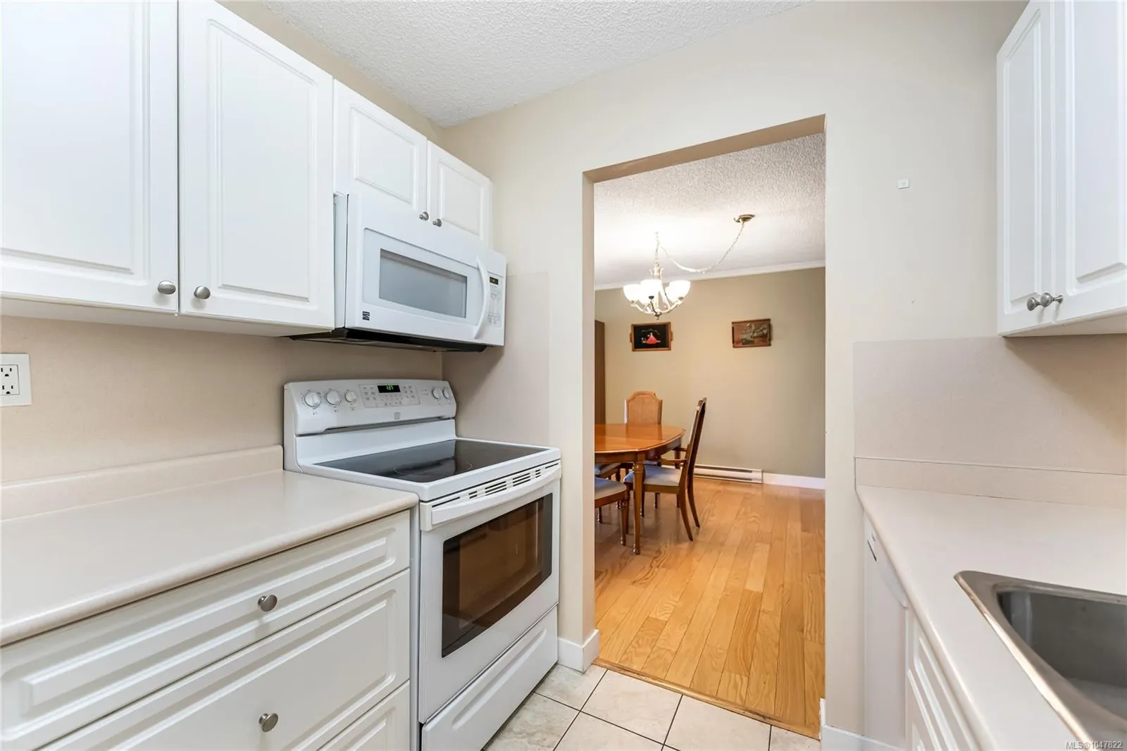 2125 Oak Bay Ave