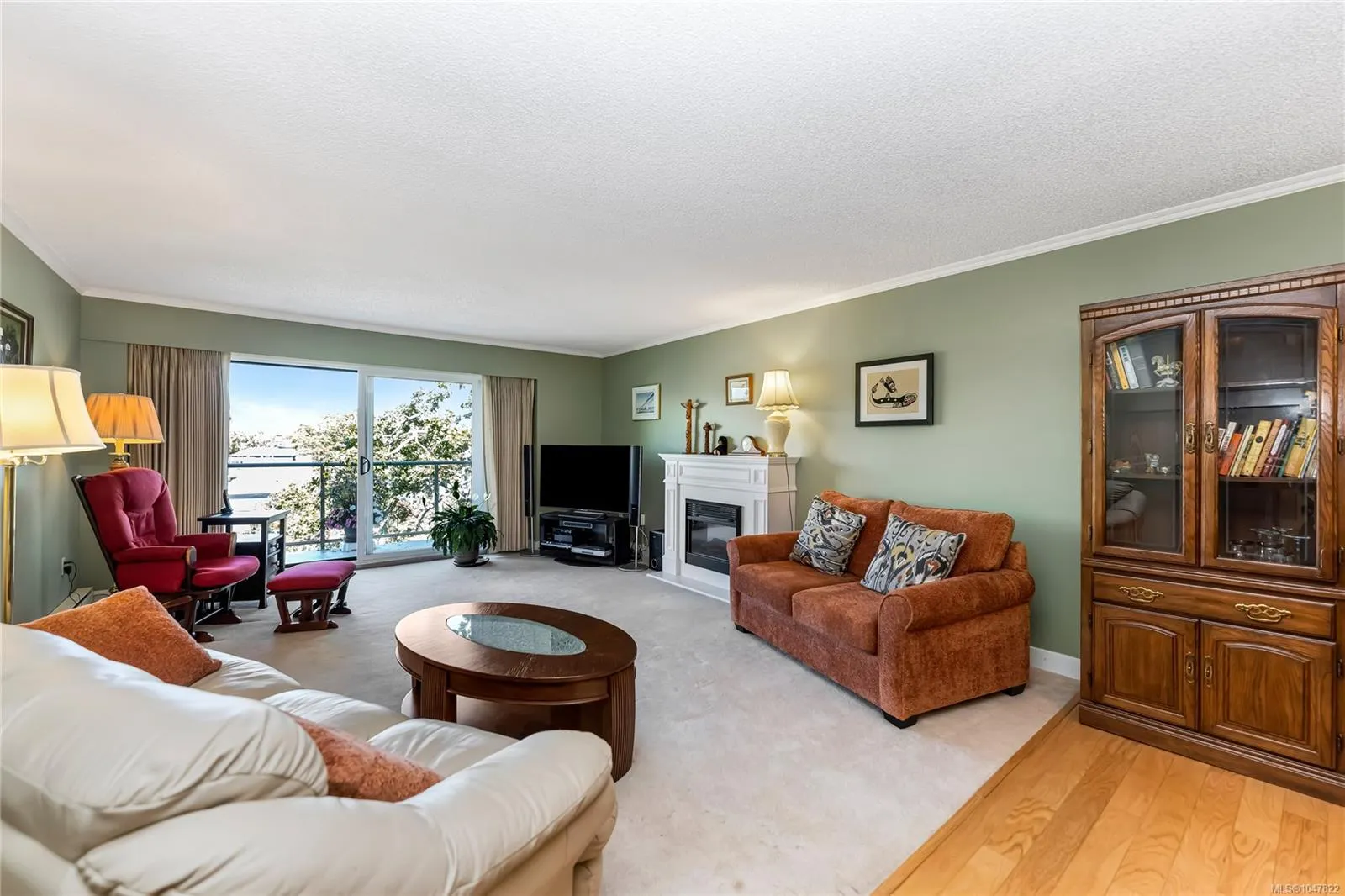 2125 Oak Bay Ave
