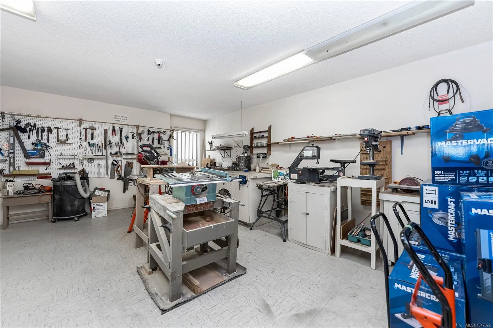 2125 Oak Bay Ave