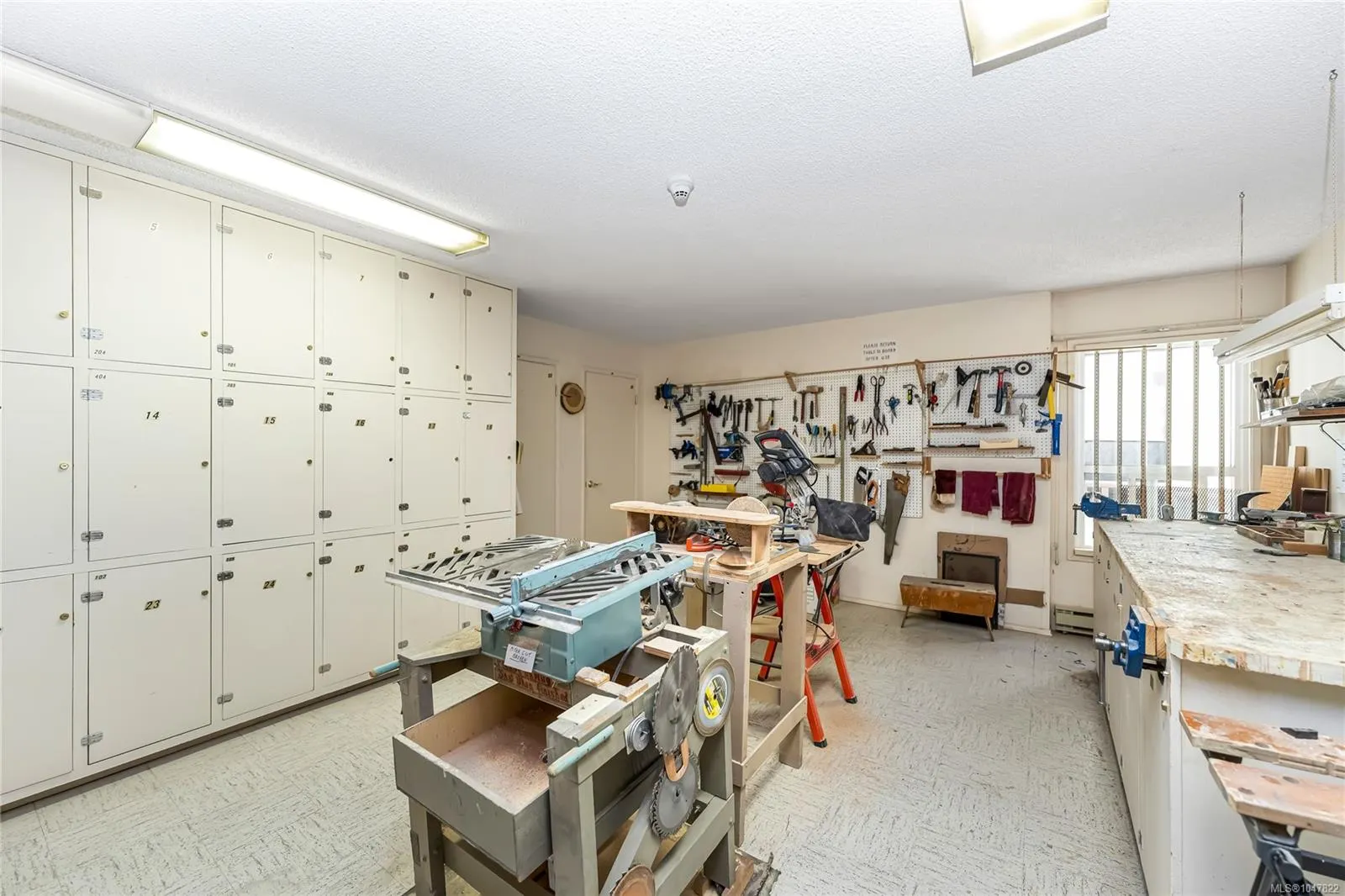 2125 Oak Bay Ave