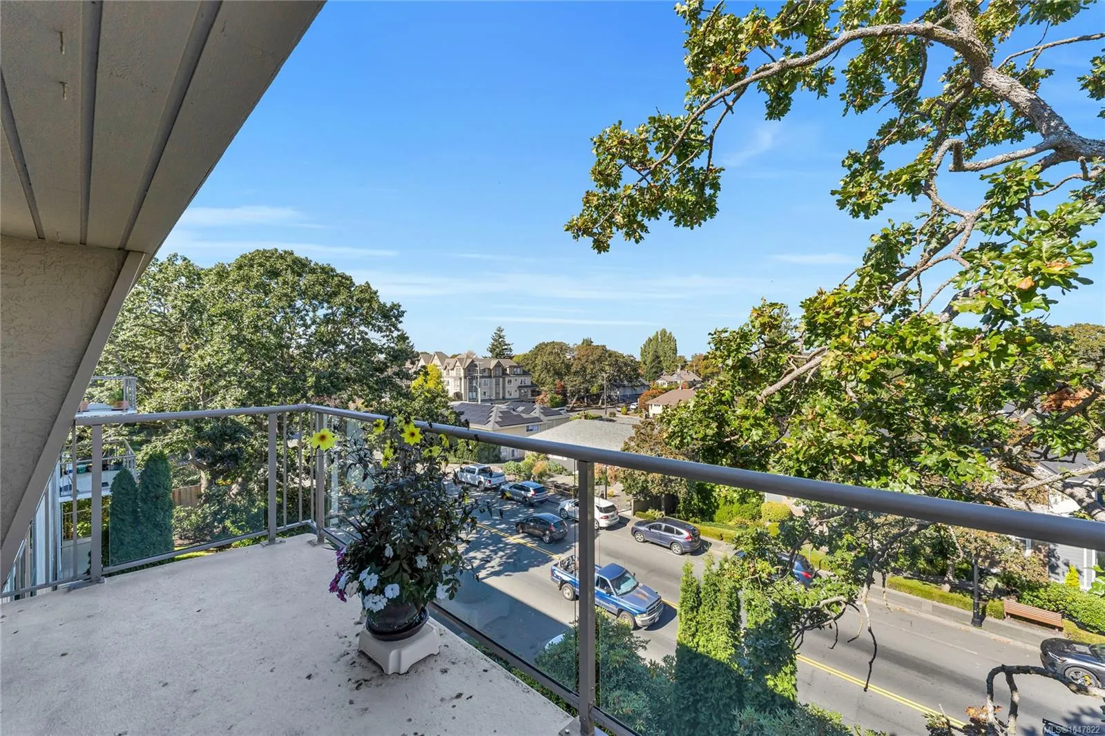 2125 Oak Bay Ave
