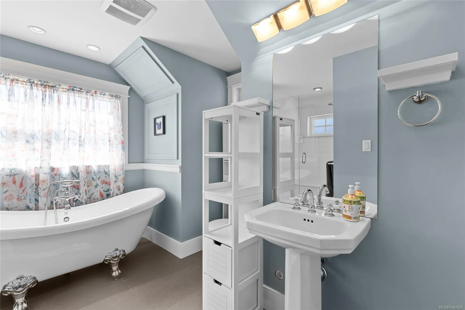 10117 West Saanich Rd