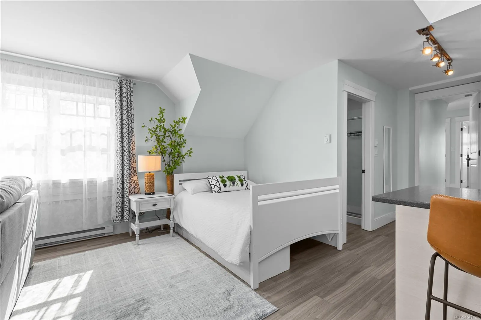 10117 West Saanich Rd