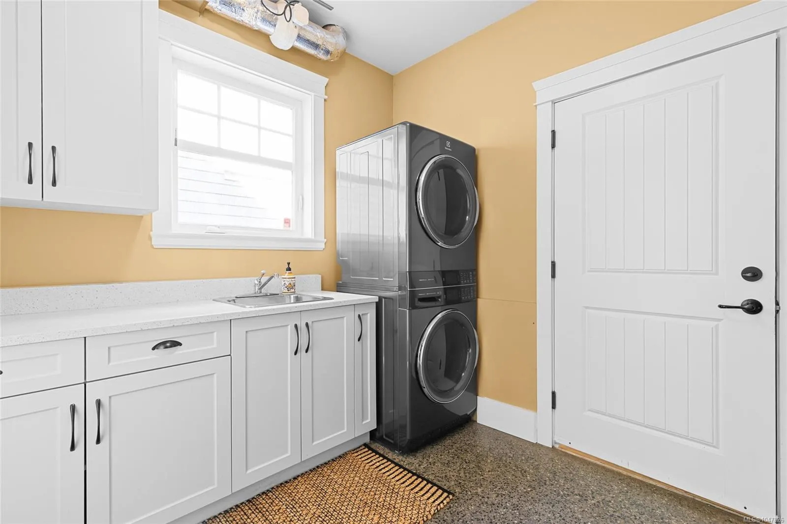 10117 West Saanich Rd