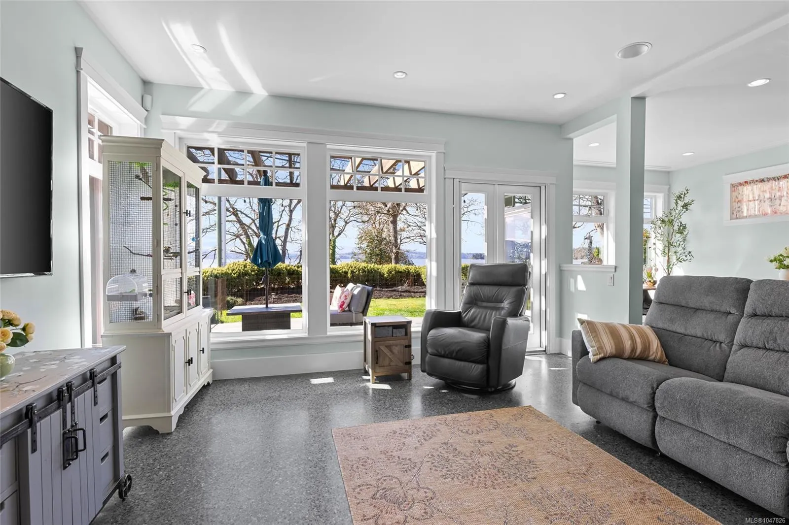 10117 West Saanich Rd