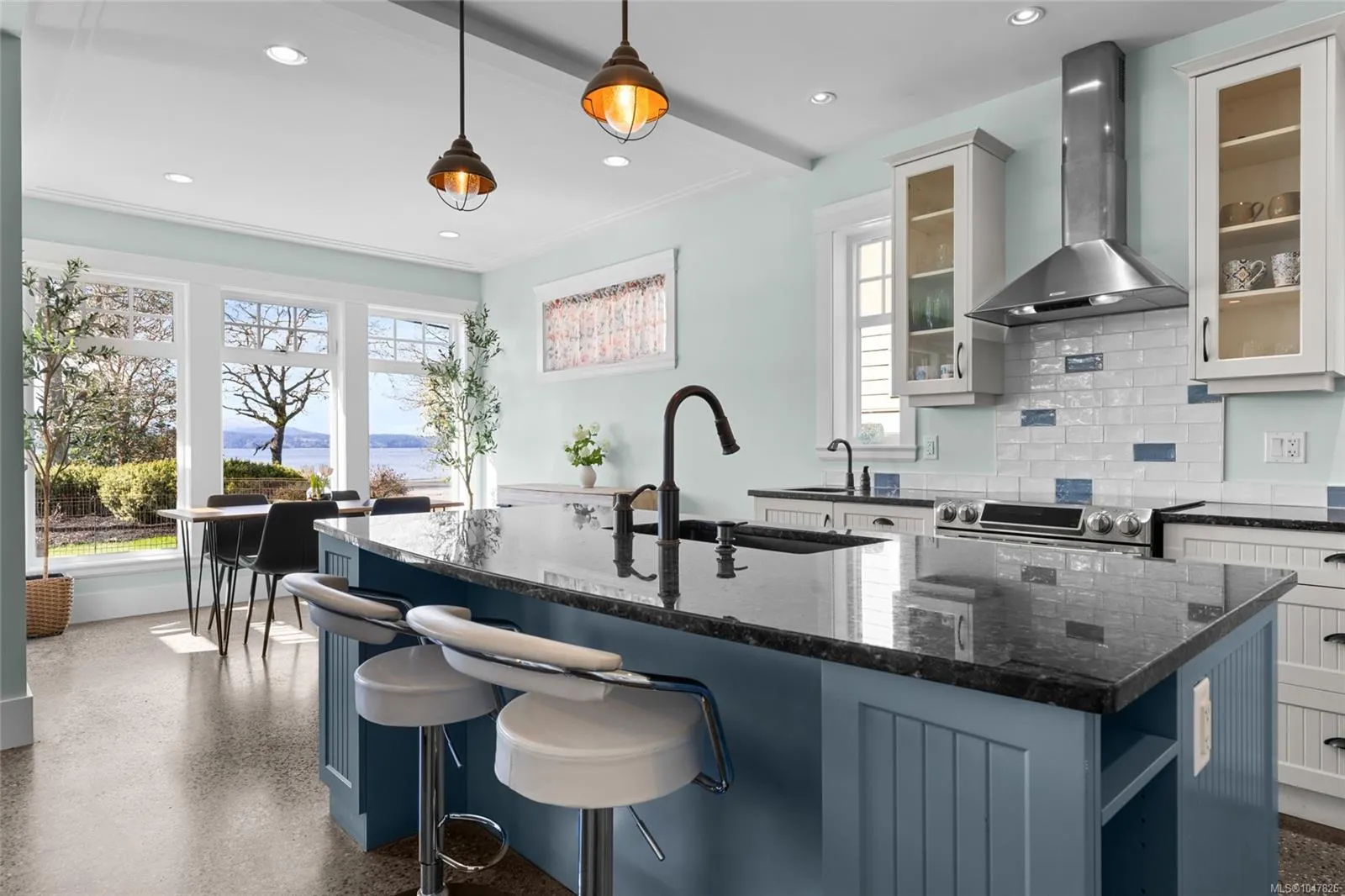 10117 West Saanich Rd