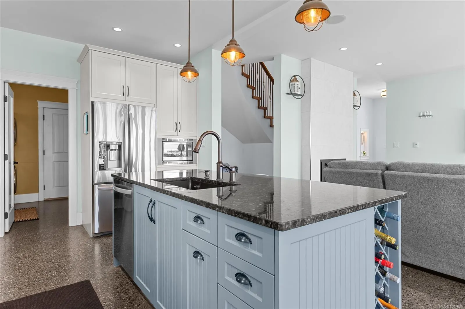 10117 West Saanich Rd
