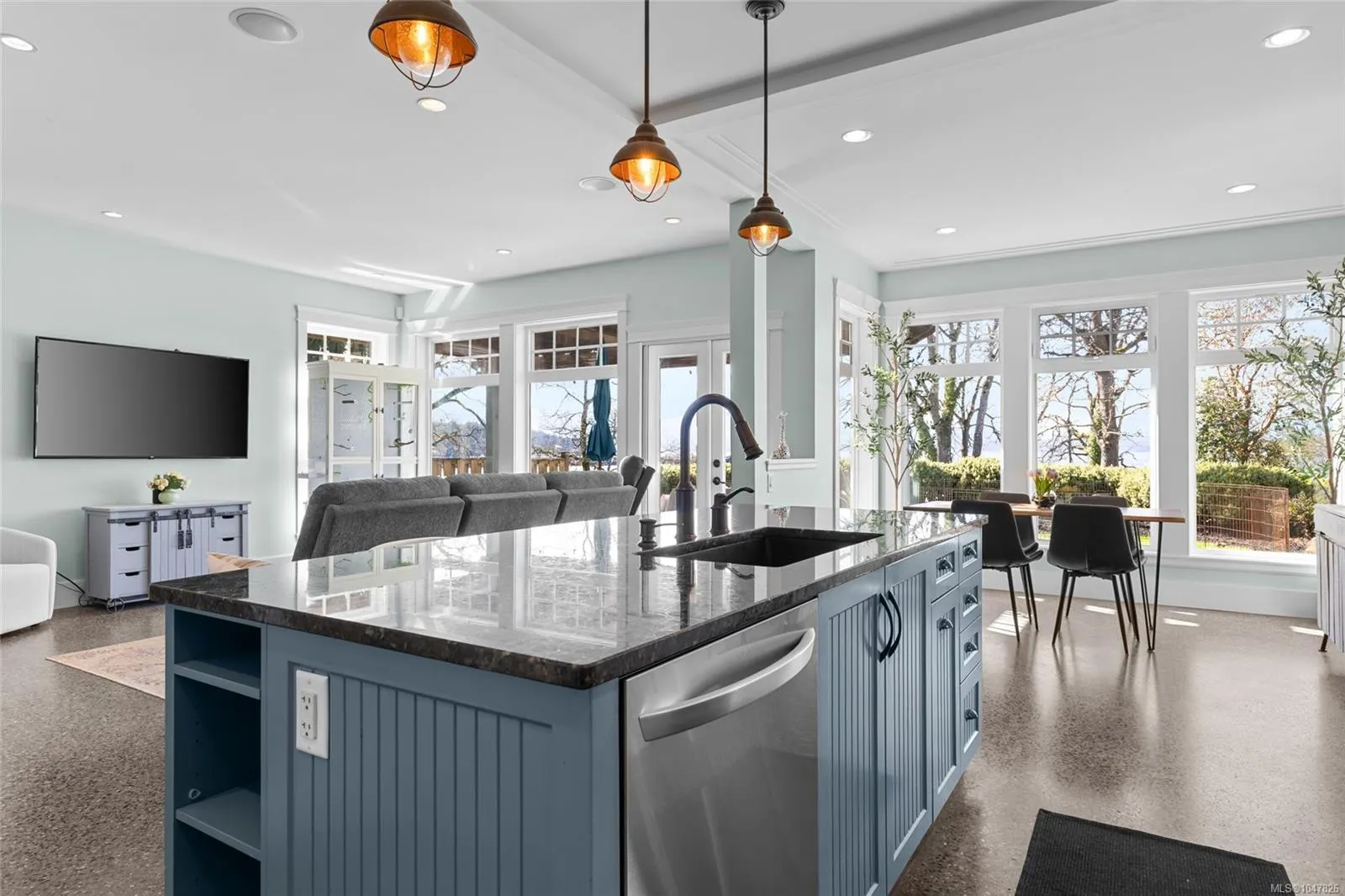 10117 West Saanich Rd