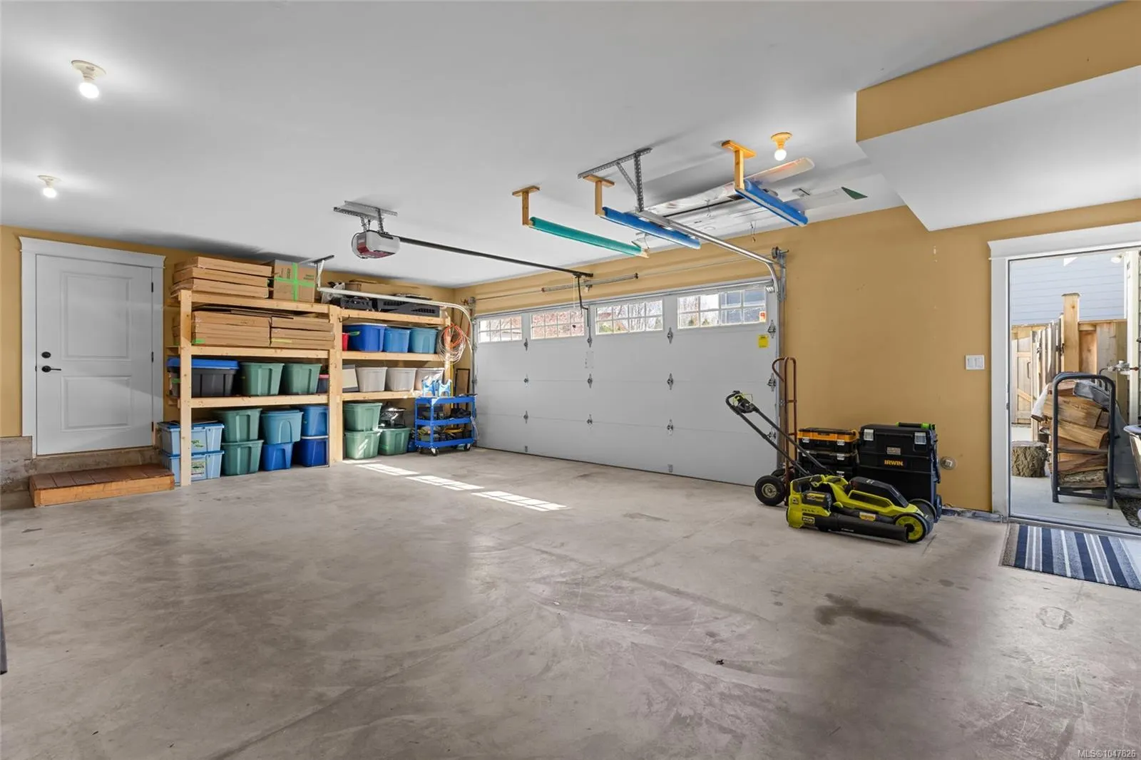 10117 West Saanich Rd