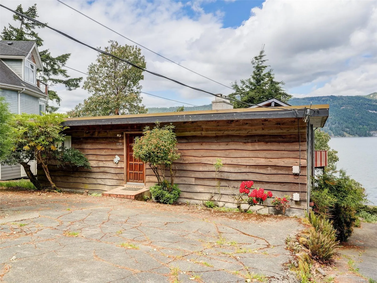 6860 Mark Lane
