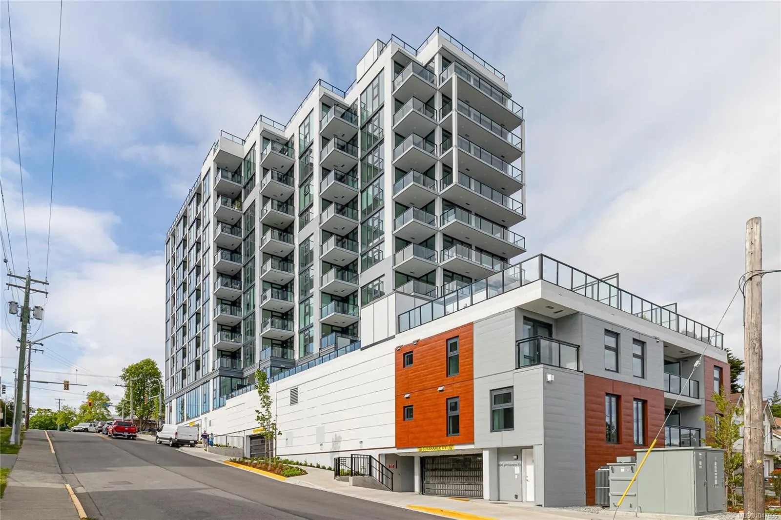 899 Esquimalt St