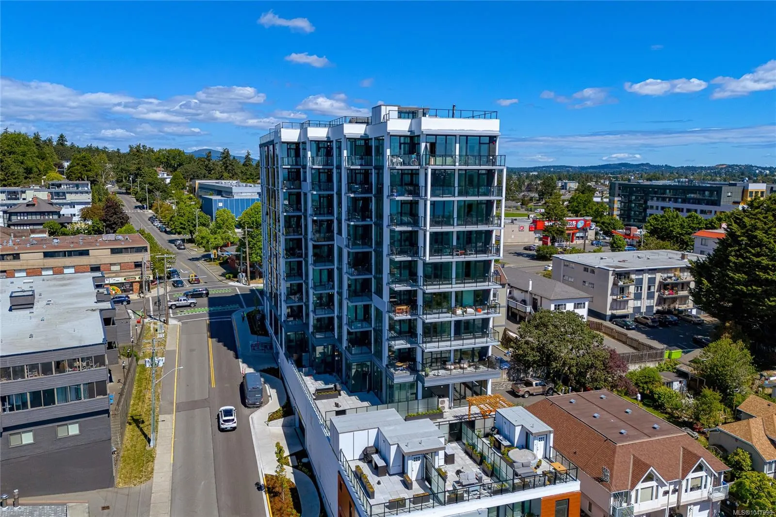 899 Esquimalt St