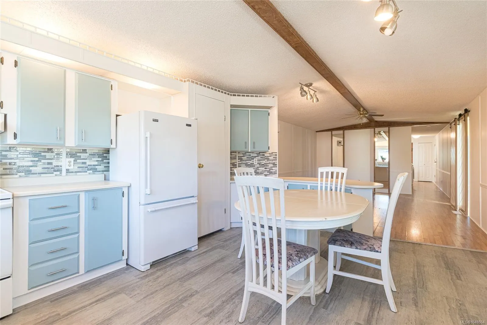7701 Central Saanich Rd