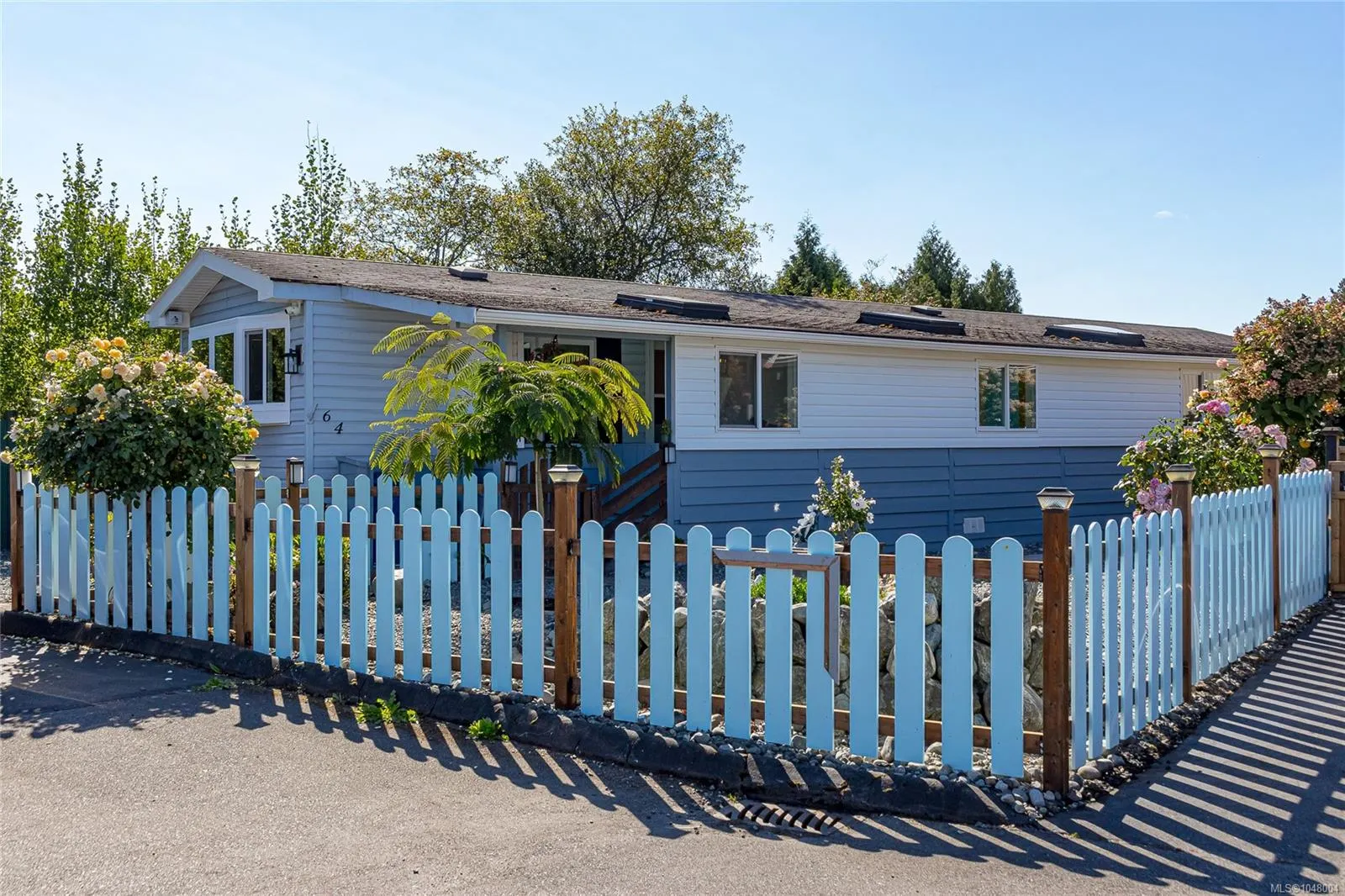 7701 Central Saanich Rd